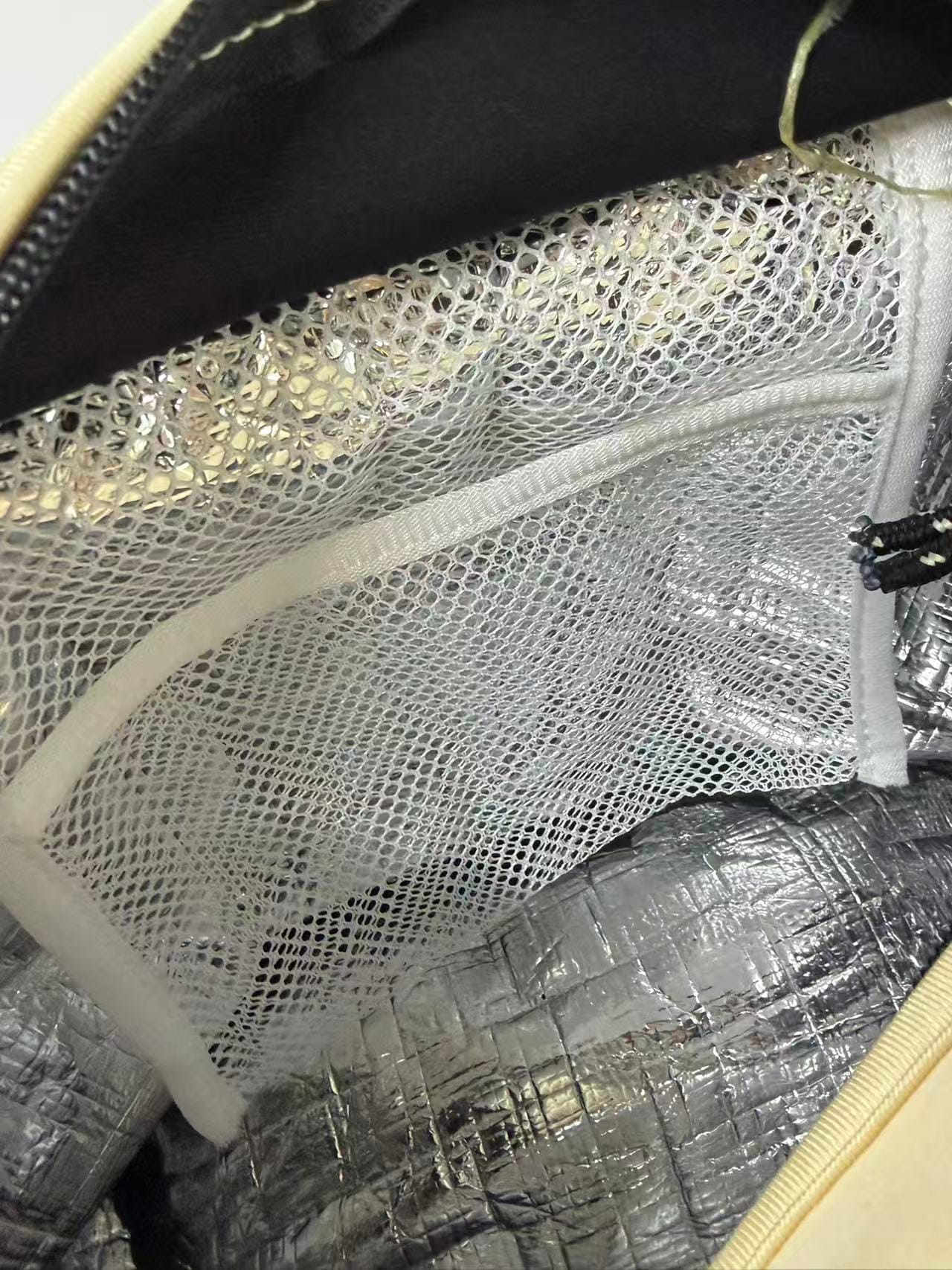 Custom Insulated Bag silver lining detail